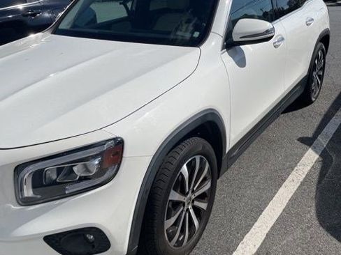 Used 2021 Mercedes-Benz GLB 250 image 1