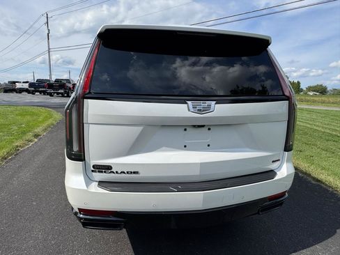 Used 2023 Cadillac Escalade Sport w/ LPO, ONYX Package AWD/4WD image 10