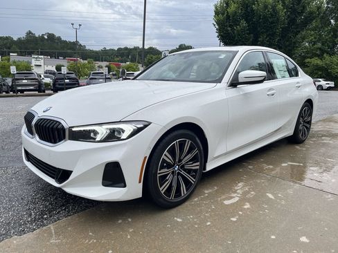 Used 2026 BMW 330i Sedan w/ Premium Package RWD image 4