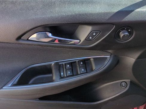 Used 2017 Chevrolet Cruze LT w/ Convenience Package image 24