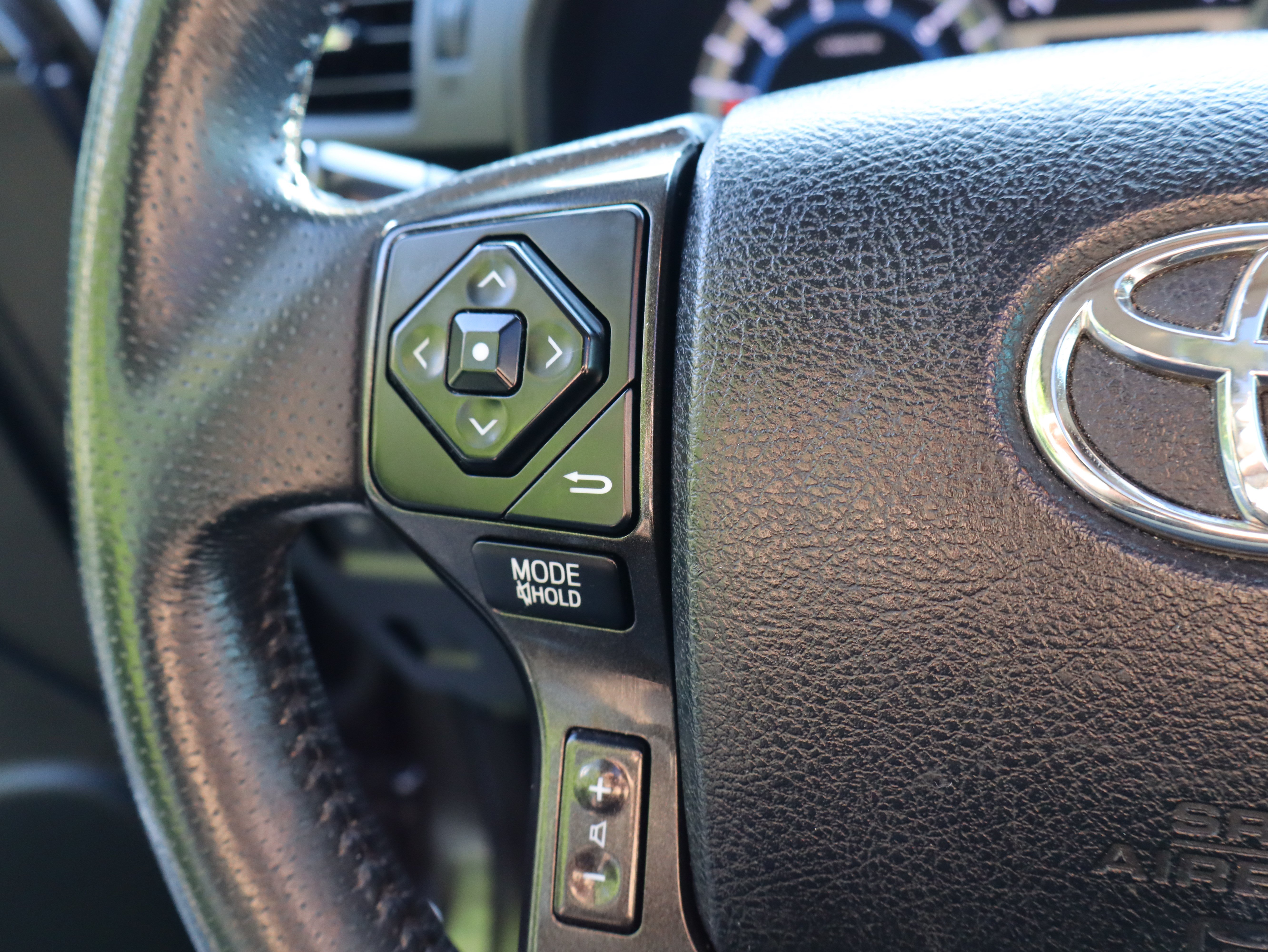 Used 2016 Toyota 4Runner Trail Premium AWD/4WD image 18