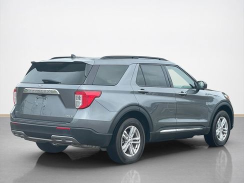 Certified 2022 Ford Explorer XLT w/ Equipment Group 202A image 7