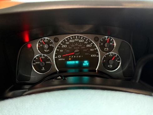 Used 2022 Chevrolet Express 2500 w/ Driver Convenience Package RWD image 12