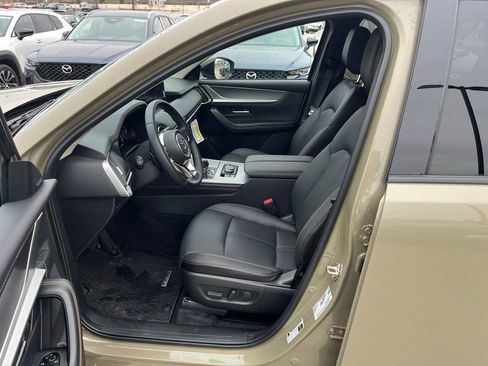 Used 2025 MAZDA CX-70 Plug-In Hybrid w/ Premium Pkg image 11