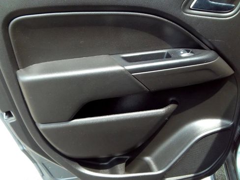 Used 2019 Chevrolet Colorado LT RWD image 25