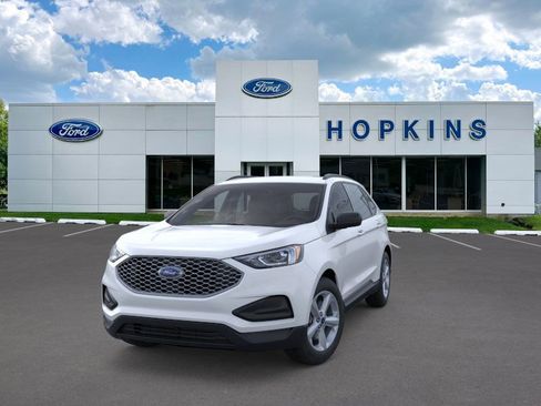 Used 2024 Ford Edge SE image 2