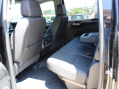 Used 2026 GMC Sierra 2500 SLT w/ SLT Premium Package AWD/4WD image 17
