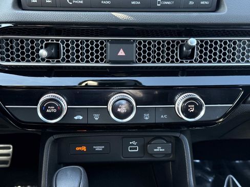 Used 2023 Honda Civic Sport image 5