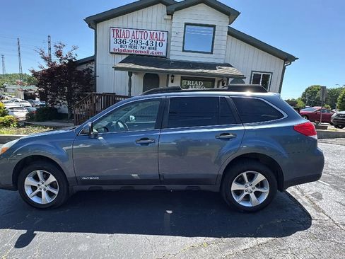 Used 2014 Subaru Outback 2.5i Limited w/ Moonroof Package AWD/4WD image 8