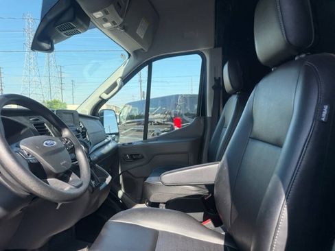 Used 2025 Ford Transit 250 148 Medium Roof RWD image 15