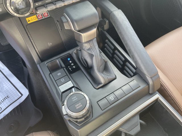Used 2025 Toyota 4Runner Limited AWD/4WD image 22