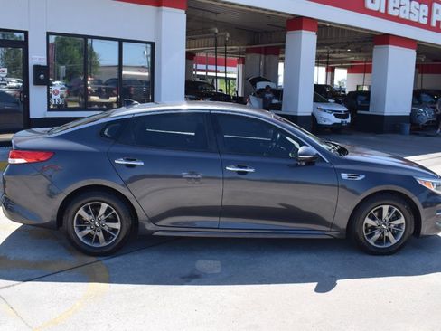 Used 2016 Kia Optima LX w/ Technology Package FWD image 3