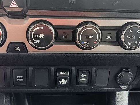 Used 2019 Toyota Tacoma SR5 image 22