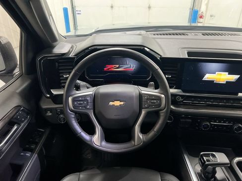 Used 2024 Chevrolet Silverado 1500 LTZ w/ Z71 Off-Road Package AWD/4WD image 11