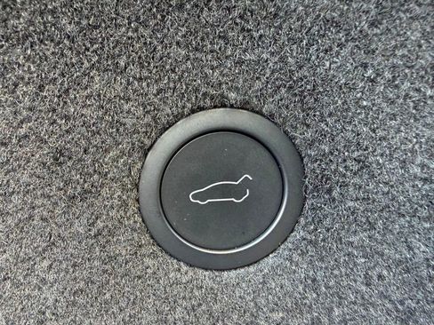 Used 2022 Tesla Model S Plaid image 28