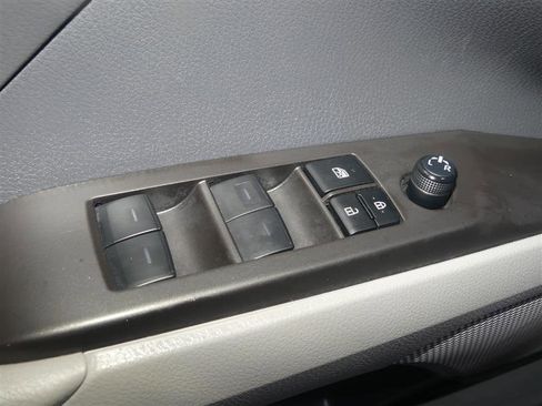 Used 2024 Toyota Camry SE w/ Cold Weather Package FWD image 20