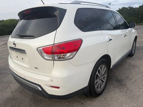 Used 2015 Nissan Pathfinder SL image 6