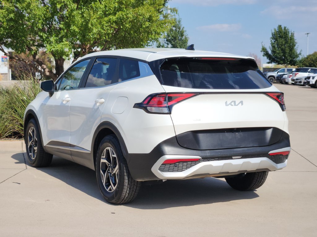 Certified 2024 Kia Sportage LX FWD image 3