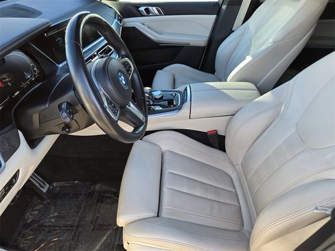 Used 2022 BMW X5 xDrive45e w/ M Sport Package image 13