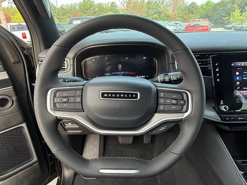 Certified 2025 Jeep Wagoneer 4WD w/ Convenience Group I image 29
