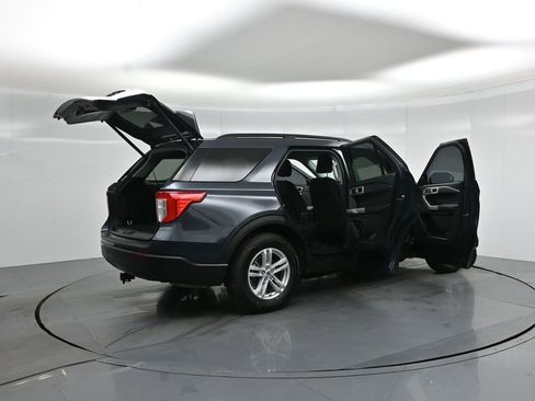 Certified 2024 Ford Explorer XLT RWD image 6