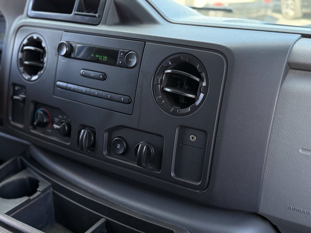 Used 2014 Ford E-350 and Econoline 350 Extended Super Duty RWD image 17