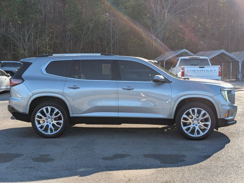 Used 2024 GMC Acadia Denali w/ Super Cruise Package image 10
