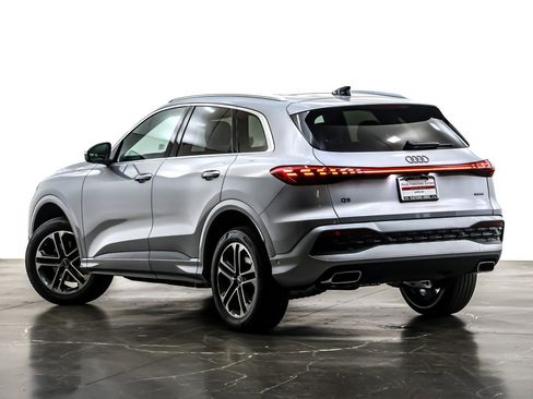 New 2025 Audi Q5 Premium image 12