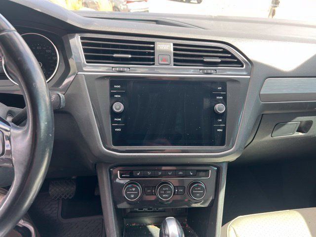 Used 2019 Volkswagen Tiguan SE w/ 3rd Row Seat Package AWD/4WD image 9