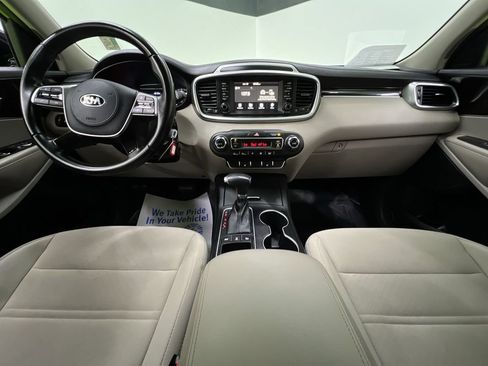 Used 2020 Kia Sorento LX w/ LX I4 Convenience Package AWD/4WD image 19