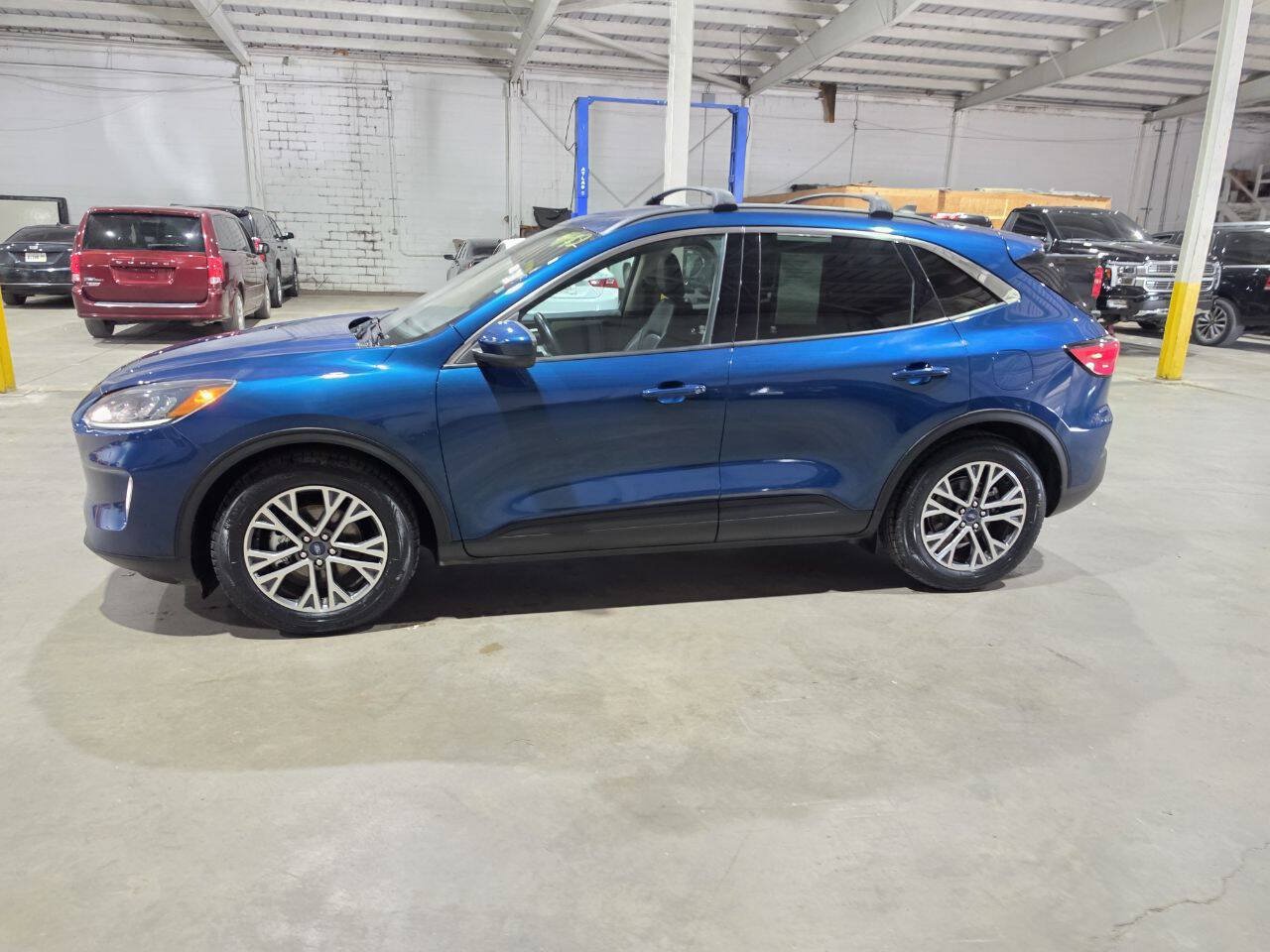 Used 2020 Ford Escape SEL FWD image 4