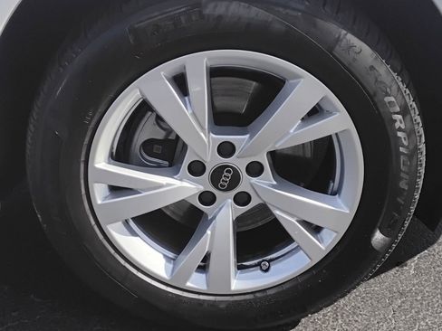 Certified 2025 Audi Q5 Premium w/ Convenience Package image 12