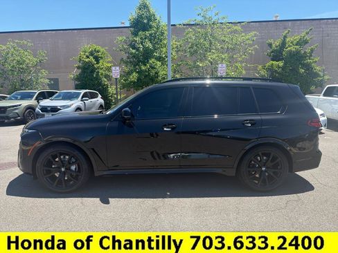 Used 2023 BMW X7 xDrive40i w/ M Sport Package AWD/4WD image 4