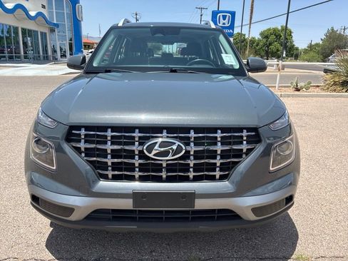 Used 2025 Hyundai Venue SEL FWD image 8