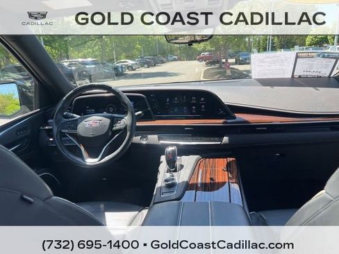 Used 2022 Cadillac Escalade Premium Luxury AWD/4WD image 11
