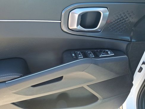 New 2026 Kia Sorento S w/ S Panoramic Sunroof Package image 8