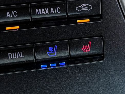 Used 2019 Lincoln Nautilus Reserve image 8