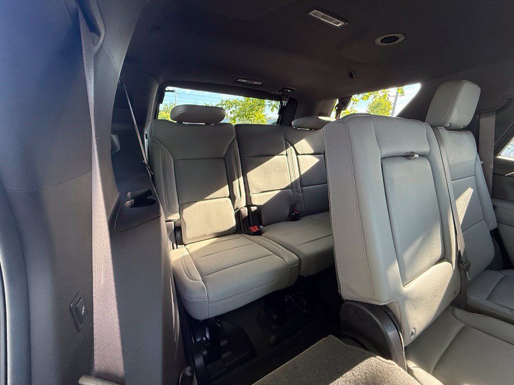 Used 2024 Chevrolet Tahoe LT w/ Luxury Package AWD/4WD image 31