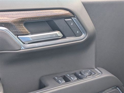 Used 2025 Chevrolet Silverado 1500 LT Trail Boss w/ Convenience Package II image 13