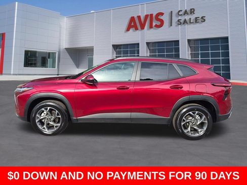 Used 2025 Chevrolet Trax LT w/ LT Convenience Package FWD image 10