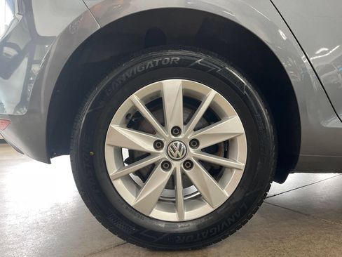 Used 2016 Volkswagen Golf S FWD image 29