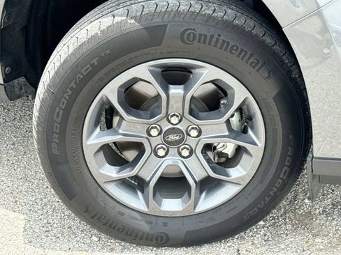 Certified 2025 Ford Maverick XLT w/ Equipment Group 302A AWD/4WD image 10