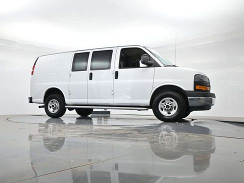 Used 2023 GMC Savana 2500 w/ Driver Convenience Package image 30