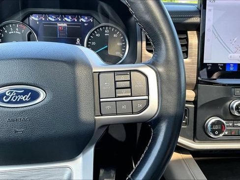 Used 2024 Ford Expedition Limited AWD/4WD image 12