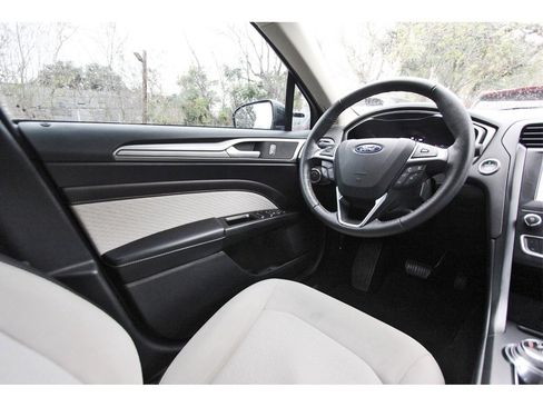 Used 2020 Ford Fusion SE w/ Equipment Group 151A image 7