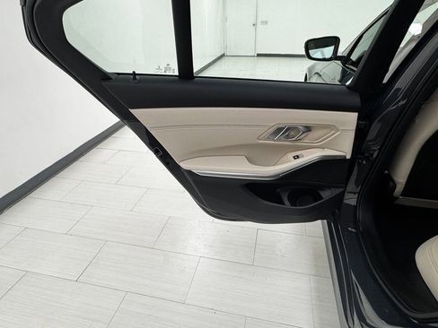 Used 2023 BMW 330i xDrive Sedan w/ Premium Package image 11