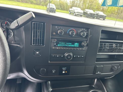 Used 2024 GMC Savana 2500 w/ Driver Convenience Package RWD image 17