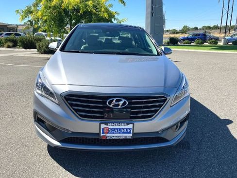 Used 2016 Hyundai Sonata Limited w/ Option Group 04 FWD image 3