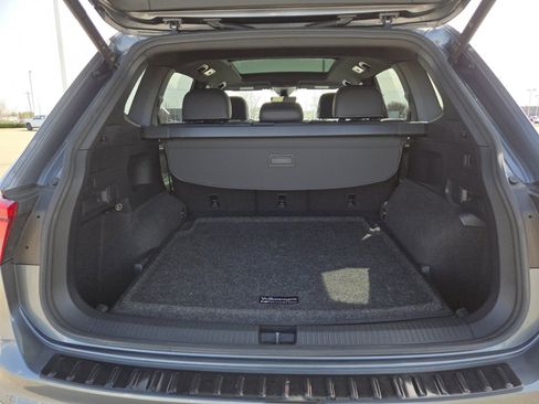 Used 2022 Volkswagen Tiguan SEL R-Line image 20