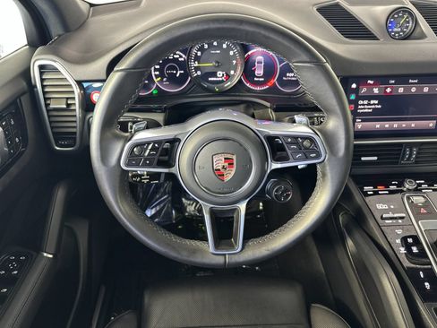 Certified 2023 Porsche Cayenne AWD/4WD image 16